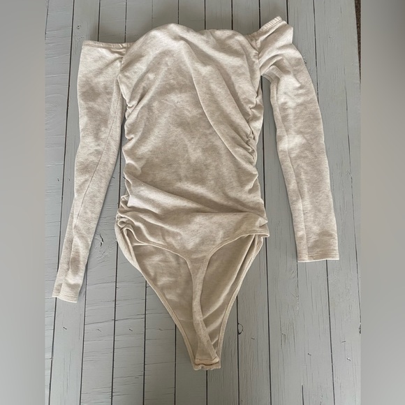 Michael Costello x REVOLVE Jace Off Shoulder Bodysuit in Oatmeal - Picture 7 of 8